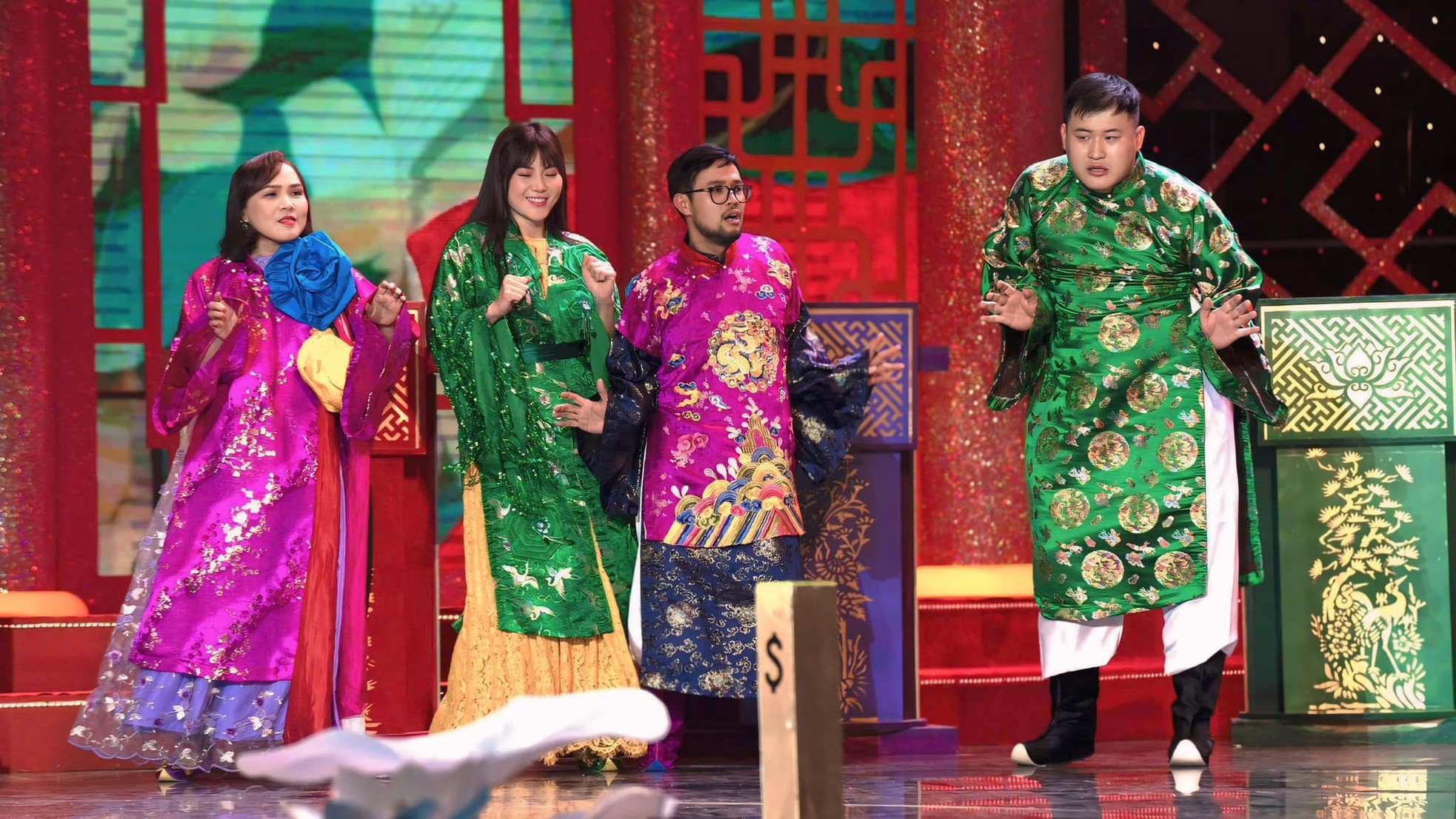 2-1738224627-265-width1966height1106 Trong Táo Quân 2025, Thanh Hương đảm nhận vai Hồ Thị Hoa - thí sinh dự thi chương trình tìm người tài cho Thiên đình - Đường lên đỉnh Thiên cung.