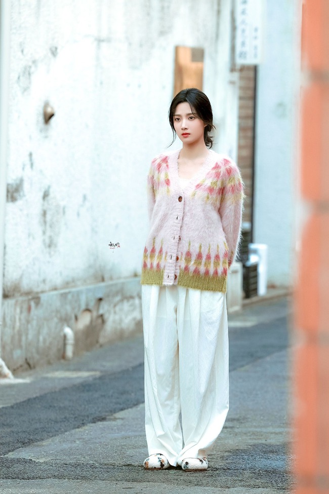 Mỹ nhân ngoan xinh yêu nhất Trung Quốc hiện tại lại gây sốt: Nhan sắc