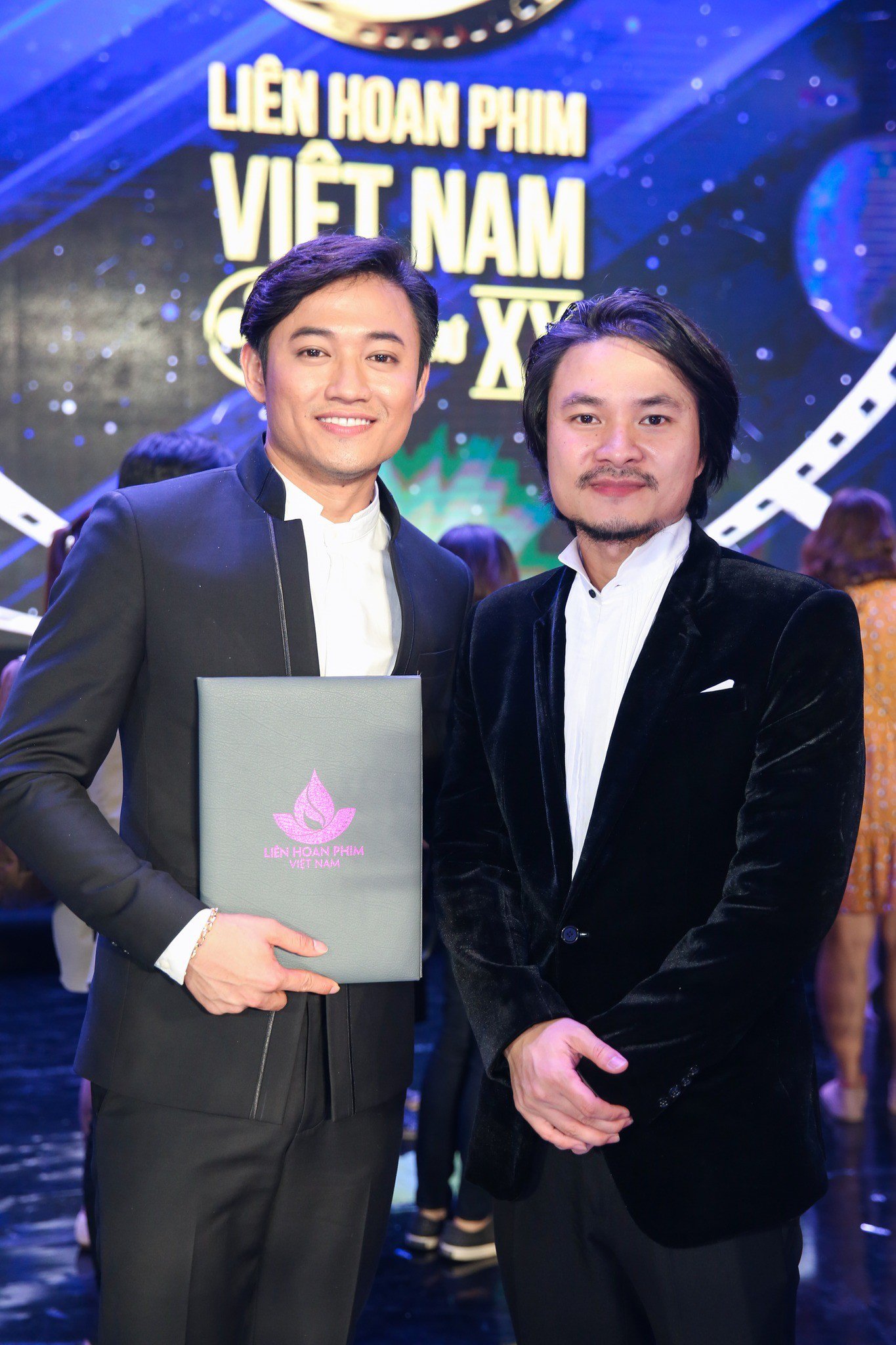 2-1741251219-806-width1365height2048 Nhiều nghệ sĩ sốc khi Quý Bình qua đời.