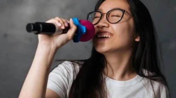 Người phụ nữ mắc bệnh tình dục sau khi hát karaoke với micro quá sát miệng 2 1744943524 88 width740height495 auto cropjpg