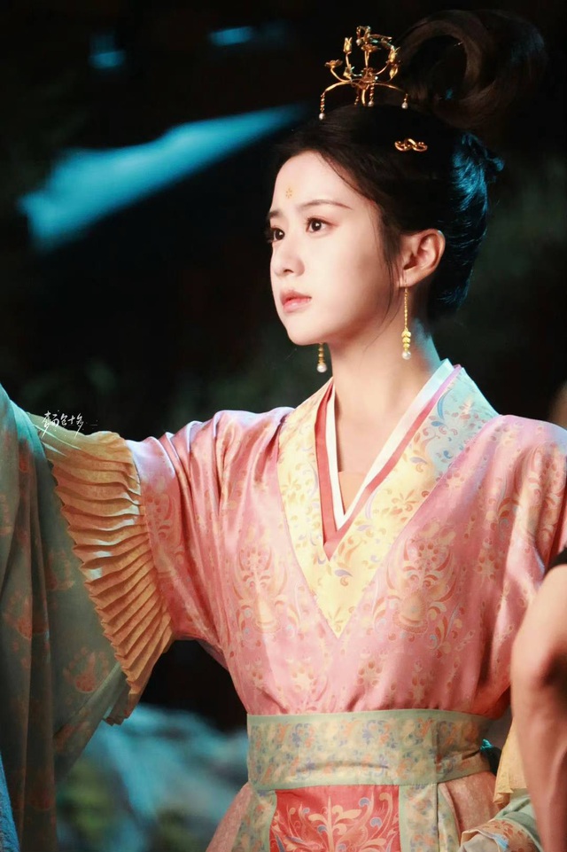 Nữ hiệp đẹp nhất Trung Quốc 2025: Visual cực phẩm nhân gian, thiếu nữ giang hồ xé truyện bước ra- Ảnh 5.