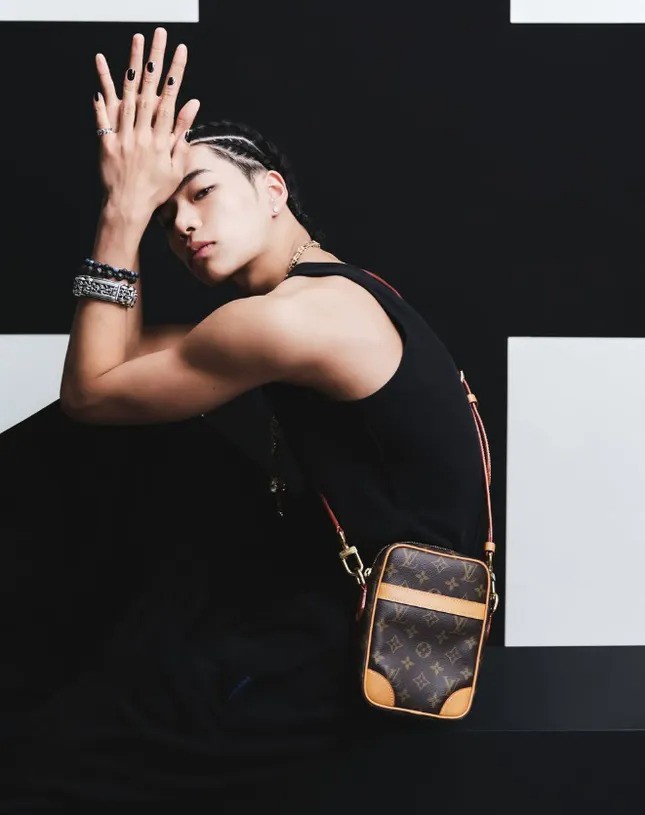 2-1749604706-729-width645height815 Đội hình co-ed của Teddy: Tài phiệt đời thứ 4, một thành viên bị yêu cầu loại - 7