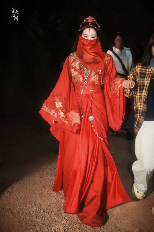 Màn ảnh Hoa ngữ có tân nương dị vực đẹp hết phần thiên hạ: Nhan sắc như tiên nữ, nghiêng nước nghiêng thành cũng chỉ đến vậy- Ảnh 2.