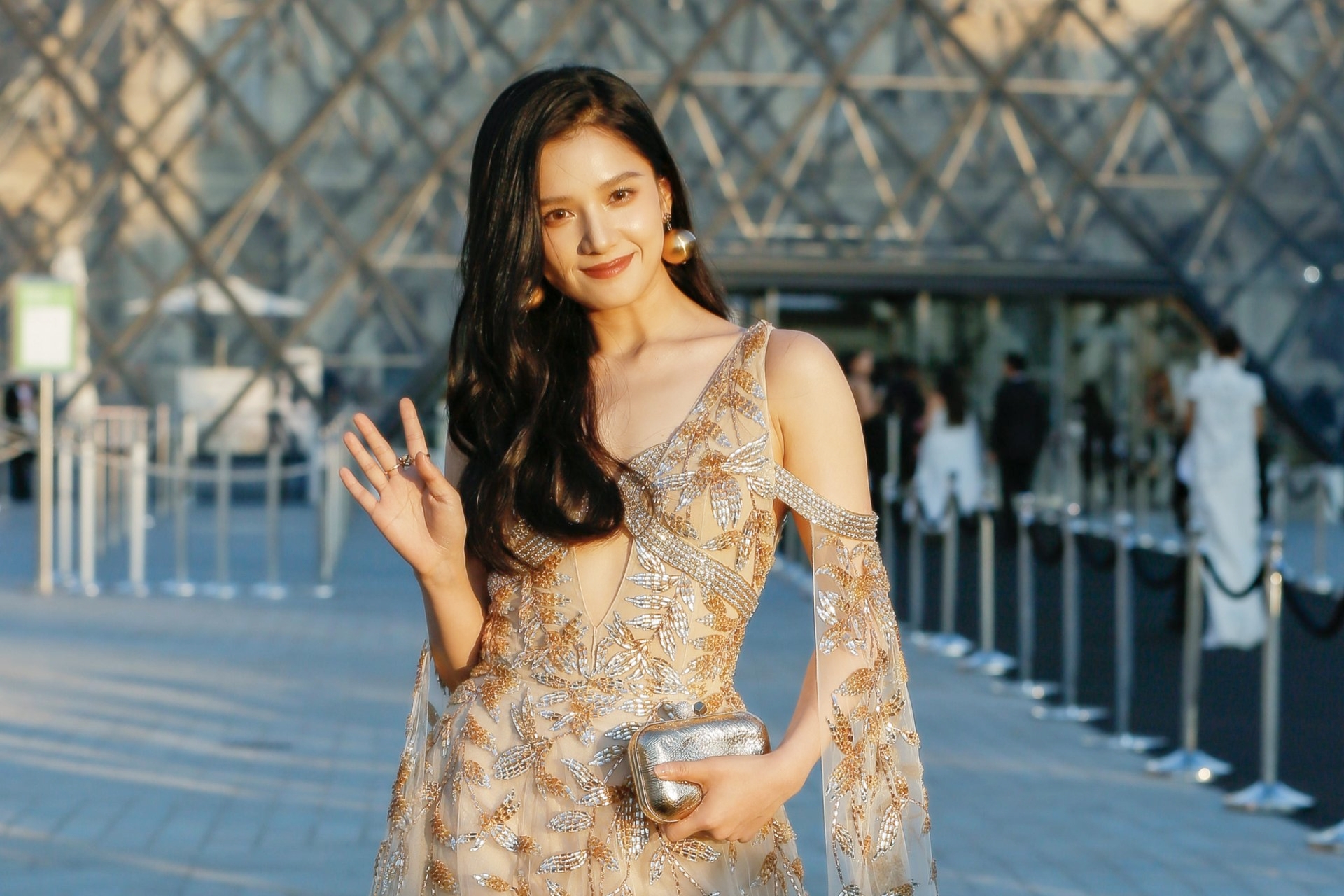 Công chúa showbiz đang quá ê chề: Nhan sắc xấu tàn canh gió lạnh, phim mới flop không tiếng gió- Ảnh 1.