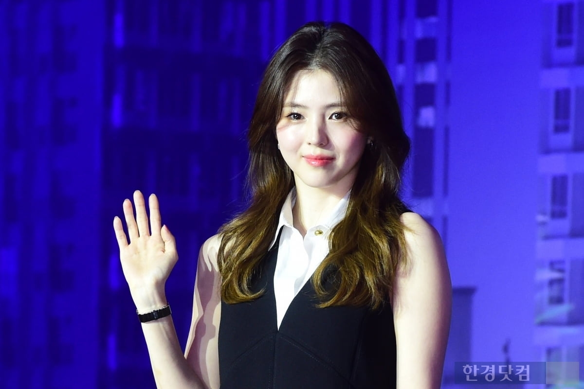 Hàn Quốc đố tìm được nữ tổng tài nào đẹp hơn cô gái này: Visual rung chuyển cõi mạng, sang đến từng centimet- Ảnh 3.