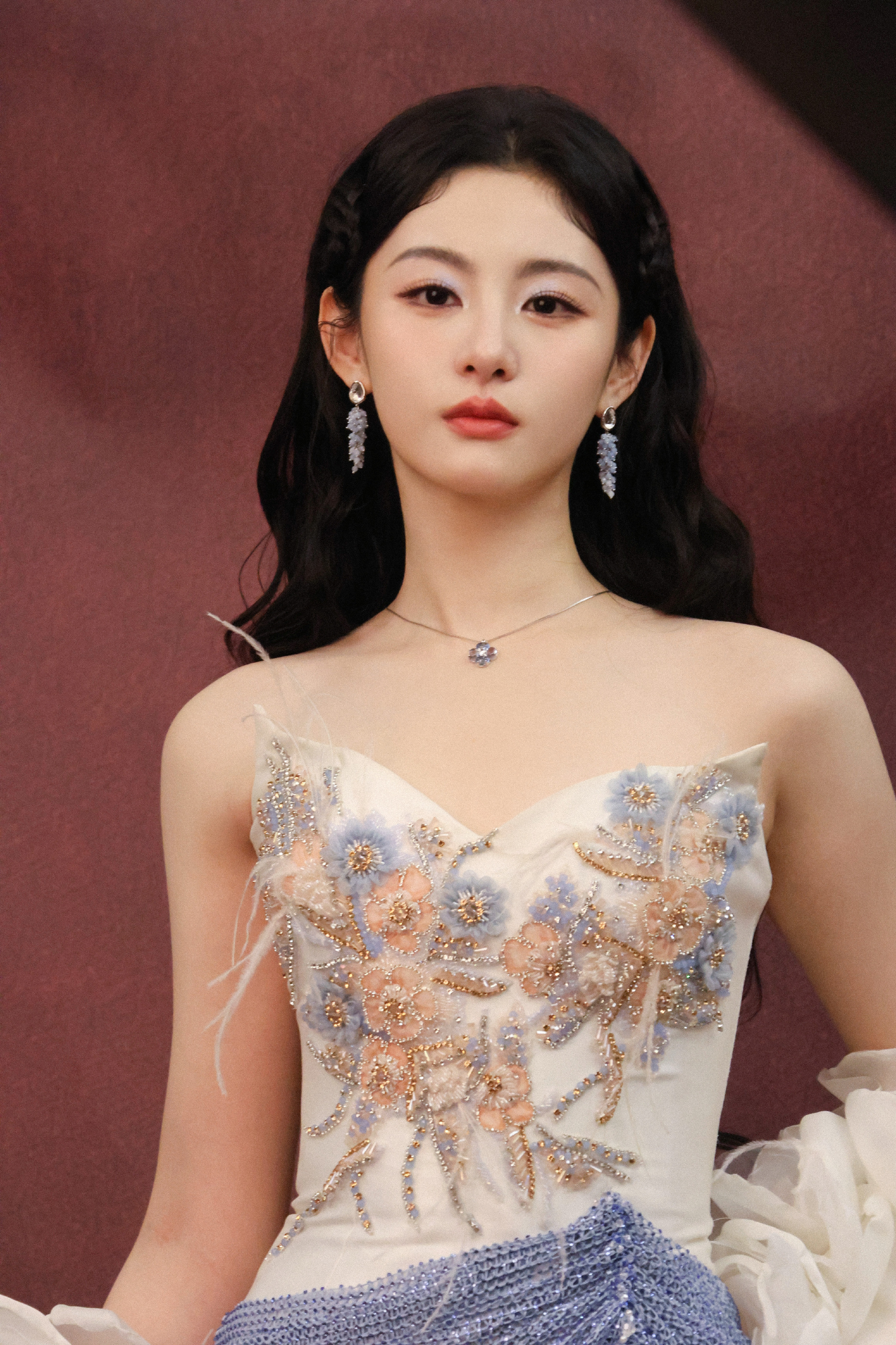 Sao nữ được khen đẹp hơn Lưu Diệc Phi và Cảnh Điềm có nguy cơ