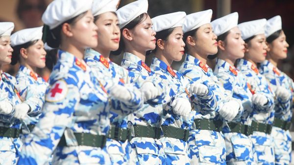 Những 'bông hồng thép' trong lễ diễu binh trên Quảng trường Ba Đình 27 Những 'bông hồng thép' trong lễ diễu binh trên Quảng trường Ba Đình 2 1756817563 753 width1390height926