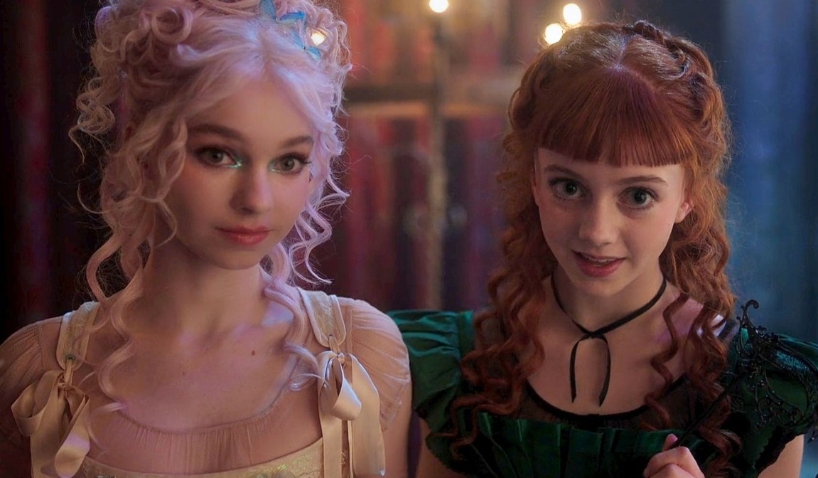 Nhìn mỹ nhân này cứ tưởng công chúa Elsa bước ra đời thực: Giống đến từng chân tơ kẽ tóc, đẹp không thể tả nổi- Ảnh 3.