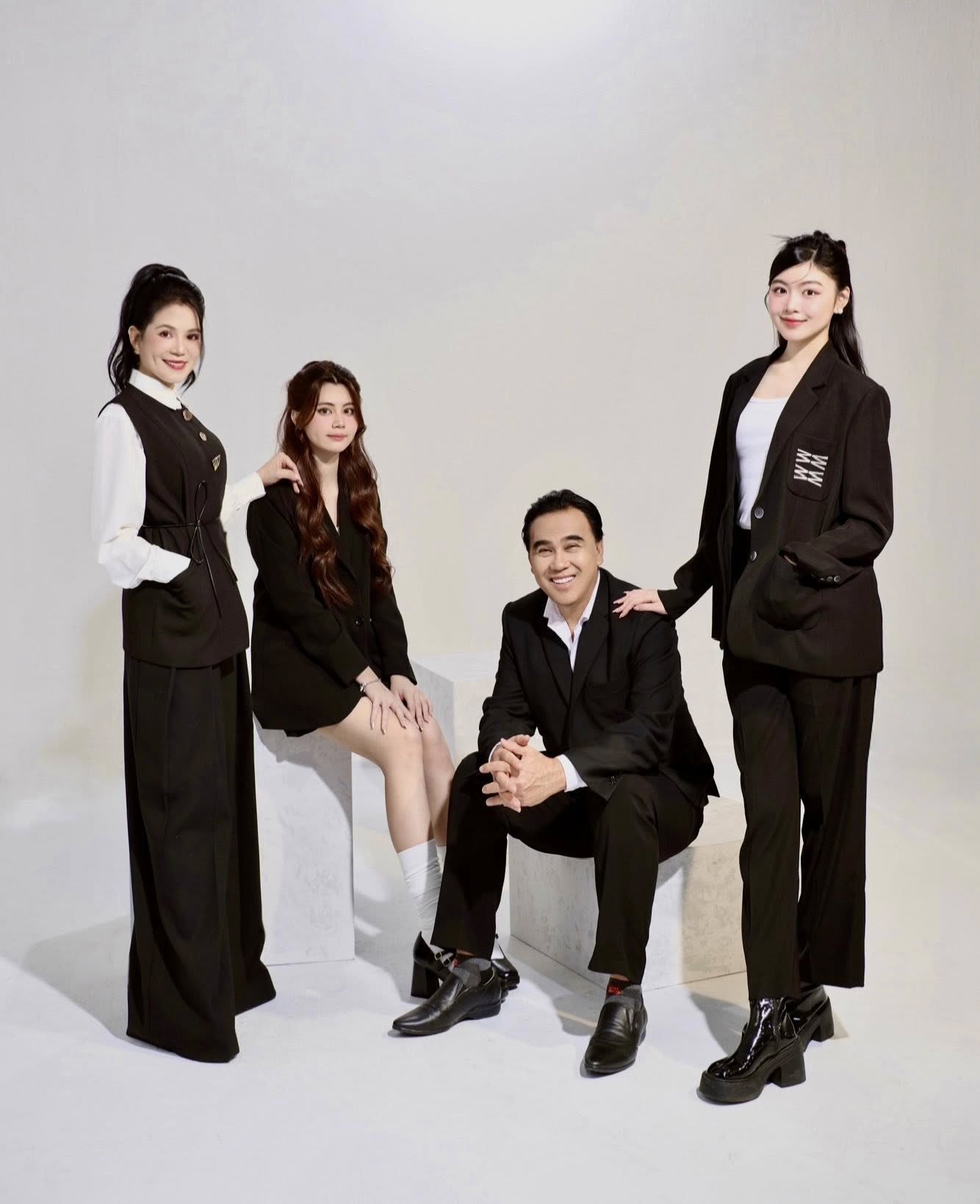 Nam nghệ sĩ Vbiz cưới vợ khi 2 bàn tay trắng, giờ ở nhà 21 tỷ, sinh 2 con gái đẹp như Hoa hậu- Ảnh 2.