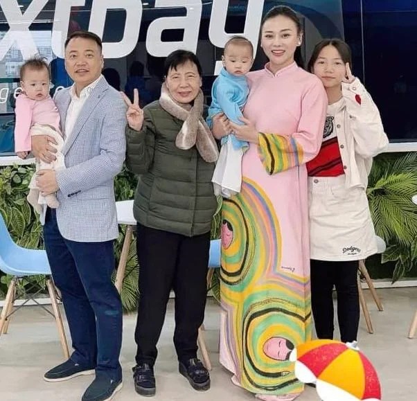 3 mẹ kế điểm 10 của showbiz Việt: Người viết thư xin được nuôi con riêng của chồng, người khẳng định 3 mẹ kế điểm 10 của showbiz Việt: Người viết thư xin được nuôi con riêng của chồng, người khẳng định