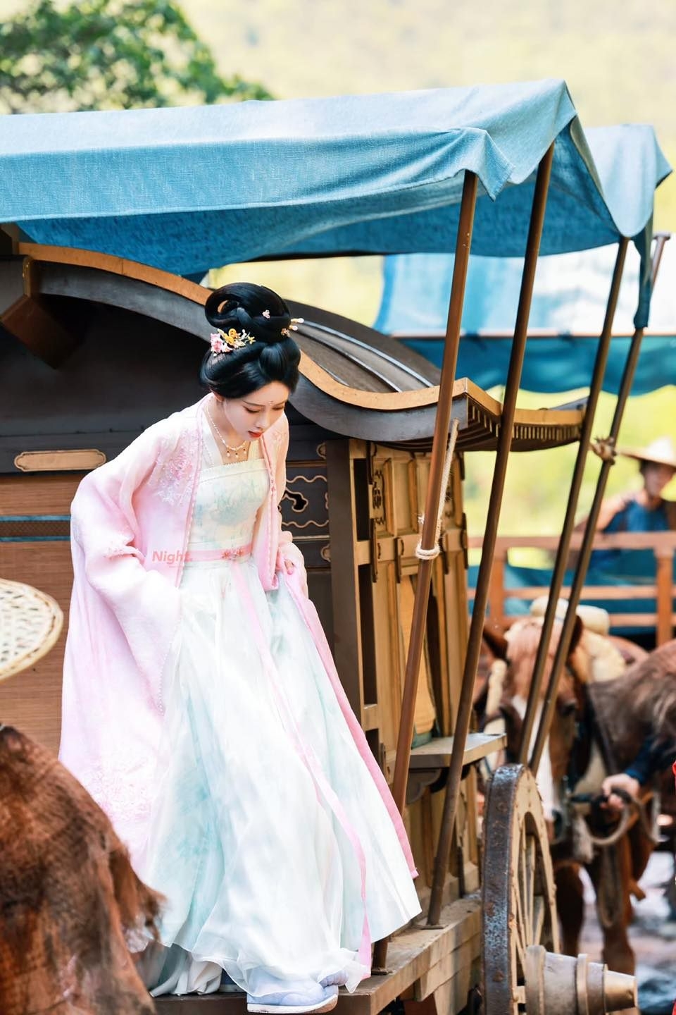 Ai dám chê mỹ nhân này thì bước ra đây nói chuyện: Công chúa cổ trang đẹp nhất hiện tại, góc nào cũng như tranh vẽ- Ảnh 5.