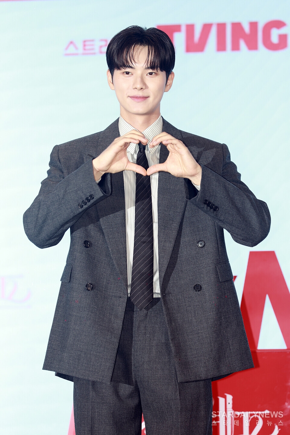 Chỉ 1 vai diễn mà mỹ nam này đang làm cả nước phát cuồng: Đẹp quá sức chịu đựng, 30 kịch bản xếp hàng chờ nhận- Ảnh 5.