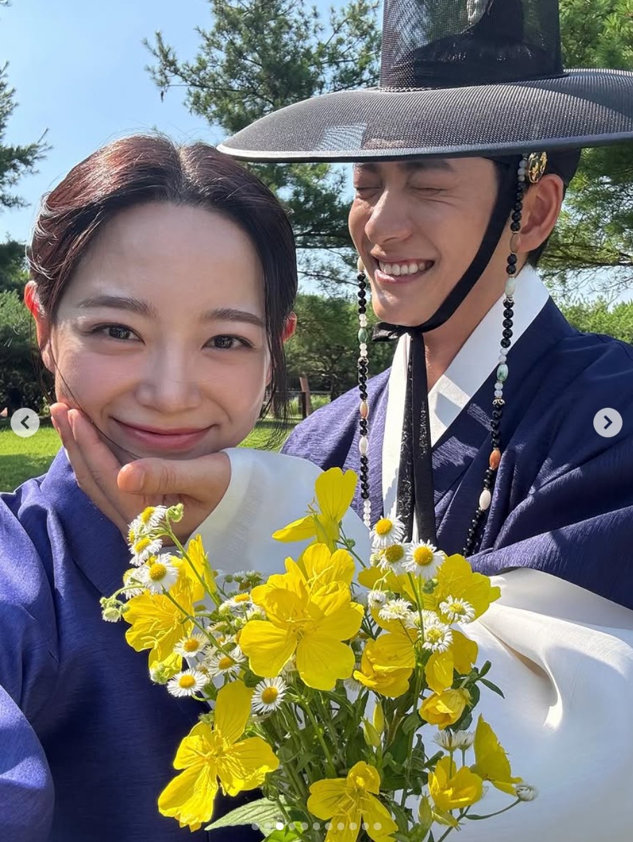 Tại sao mỹ nhân đẹp thế này mà bây giờ mới đóng cổ trang: Nhan sắc sáng bừng người gặp người yêu, hoa gặp hoa nở- Ảnh 6. Tại sao mỹ nhân đẹp thế này mà bây giờ mới đóng cổ trang: Nhan sắc sáng bừng người gặp người yêu, hoa gặp hoa nở- Ảnh 6.