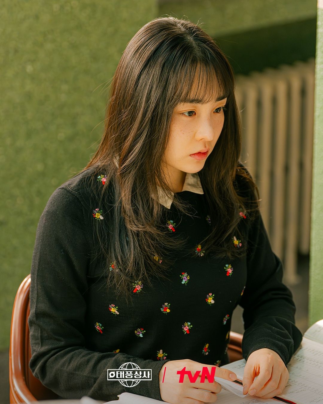 Ai chưa xem phim Hàn này thì phải vào xem gấp: 15 phút đã dẫn đầu rating cả nước, visual nữ chính gây nghiện thực sự- Ảnh 6. Ai chưa xem phim Hàn này thì phải vào xem gấp: 15 phút đã dẫn đầu rating cả nước, visual nữ chính gây nghiện thực sự- Ảnh 6.