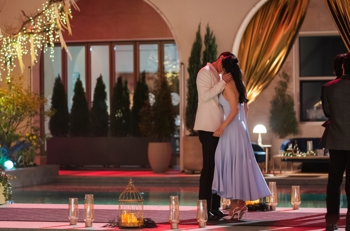 Lâu lắm mới có phim Hàn mở màn cháy vậy đấy: Cặp chính hôn 2 lần ngay tập 1, đẹp như bức tranh tuyệt mỹ- Ảnh 4.