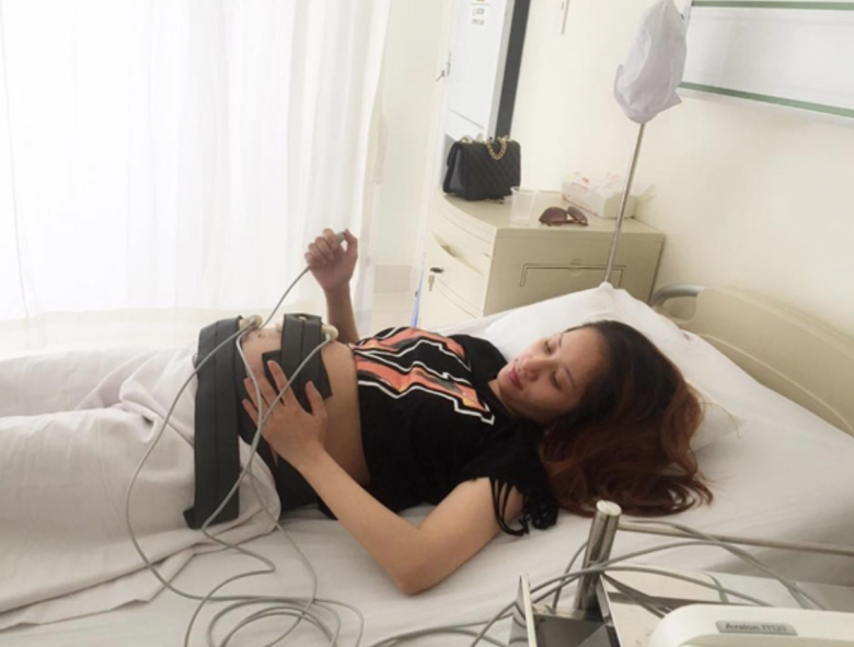 Sao nữ Vbiz cưới học trò kém 11 tuổi, bị gia đình cấm cản nay mối quan hệ với mẹ chồng thế nào?- Ảnh 3. Sao nữ Vbiz cưới học trò kém 11 tuổi, bị gia đình cấm cản nay mối quan hệ với mẹ chồng thế nào?- Ảnh 3.