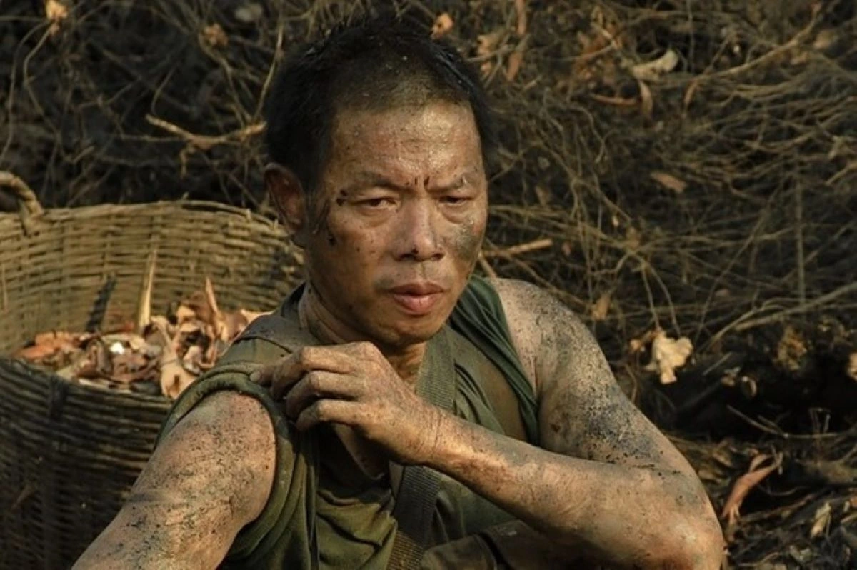 2-ong-hoang-tren-man-anh-viet-cung-nam-sinh-nguoi-co-gia-toc-lung-lay-con-gai-xinh-nhu-hoa-hau-nguoi-thai-hoa-41-83-1748237107-915-width1200height798 Cùng 51 tuổi: Johnny Trí Nguyễn vẫn cô đơn, có con gái xinh như hoa hậu, Thái Hòa sống bình dị bên vợ trẻ - 23