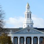 Nóng: Đại học Harvard sẽ miễn học phí cho sinh viên từ gia đình thu nhập dưới 5 tỷ đồng/năm 200831 harvard university campus ac 515p 1742289212602833775337 0 192 630 1200 crop 17422892173101431083465jpg