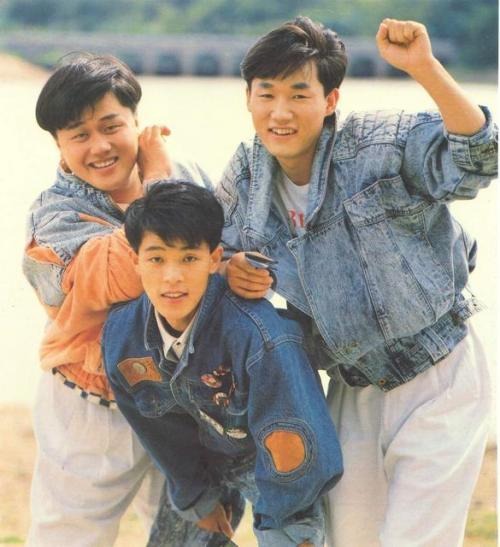 Showbiz có 1 nam ca sĩ từng nhận cả thùng rác đầy vàng vào sinh nhật, lí do là vì… quá béo?- Ảnh 2.