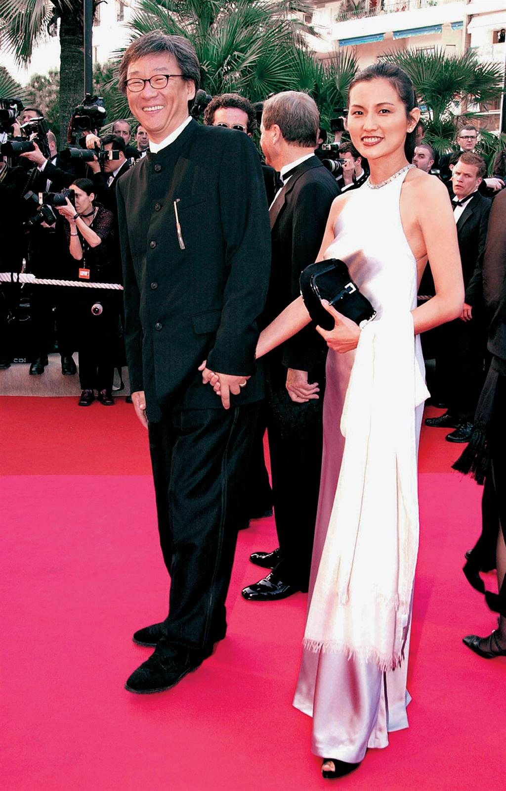 5 sao nam “lật kèo” không đáng mặt đàn ông: Cấm vợ sinh con rồi lại ra ngoài