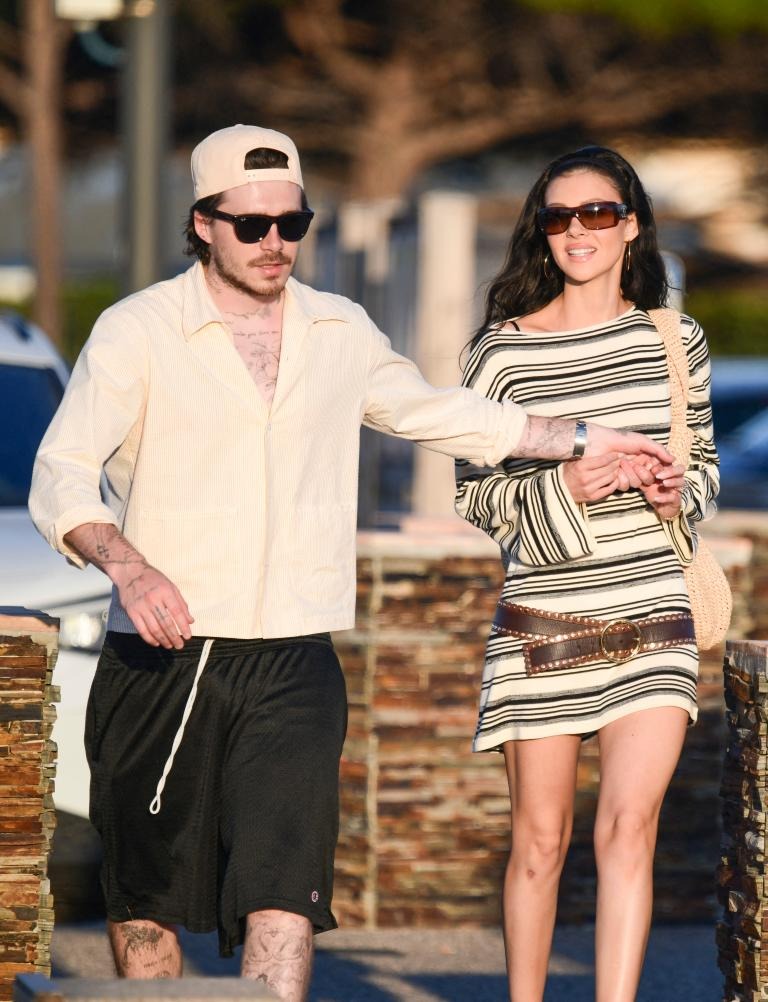 2022-wedding-rumors-swirled-tens-1754803227362177532841-1754808738322-1754808738532632329185 "Cậu cả bất hiếu" nhà Beckham ca ngợi vợ không biết mệt sau khi “cưới lại”, netizen ngán đến tận cổ rồi! 2022 wedding rumors swirled tens 1754803227362177532841 1754808738322 1754808738532632329185