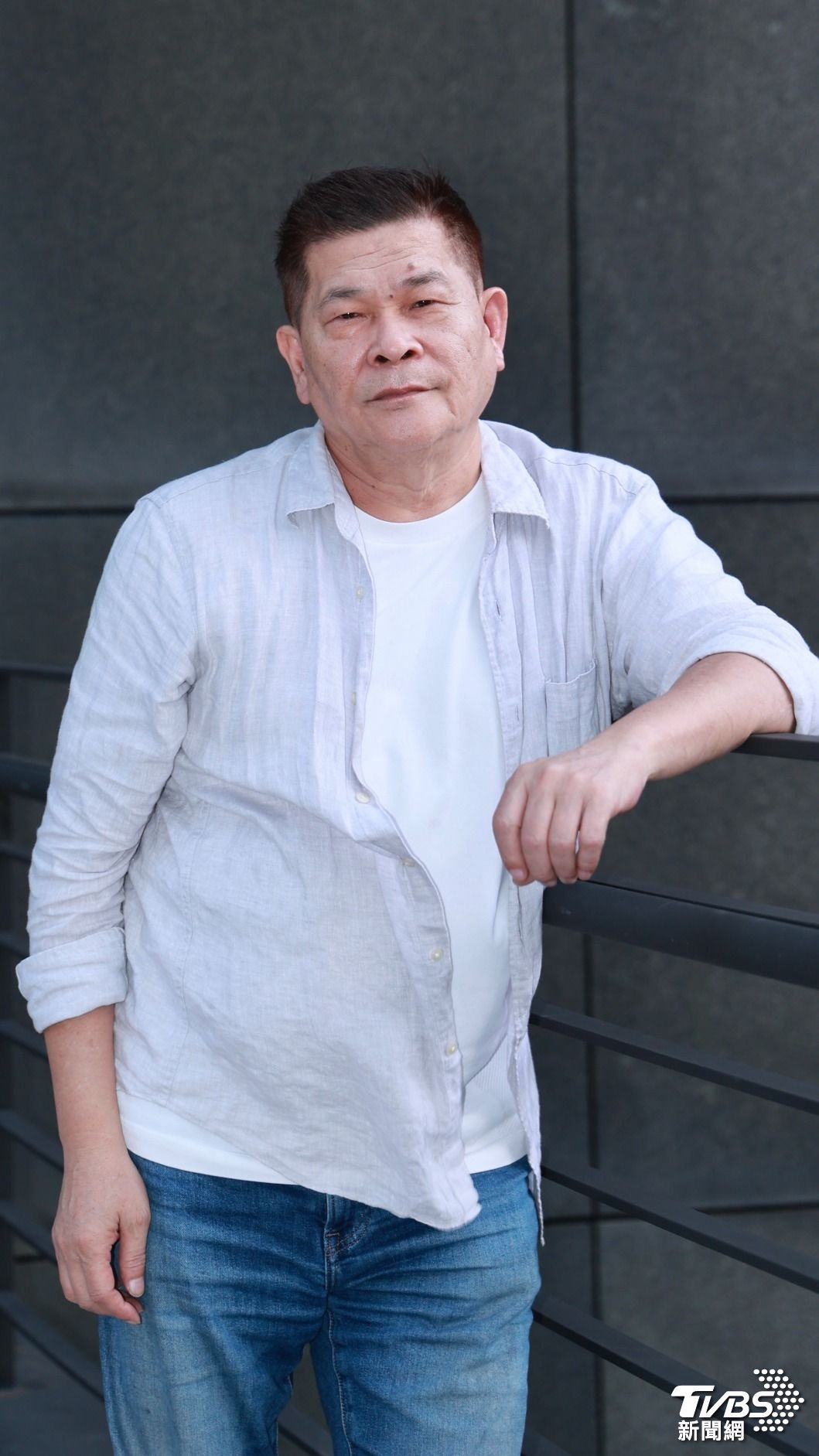 Nam diễn viên hạng A phá sản vì món nợ 191 tỷ, lâm cảnh thảm về quê bán trứng gà, khoai lang kiếm sống- Ảnh 1.