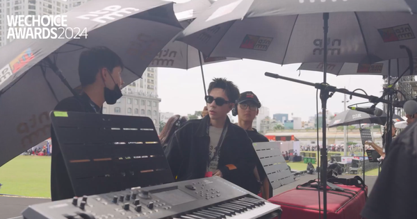 Video: 1 ngày chạy show cùng Quang Hùng MasterD và lần đầu nghe giấc mơ 10 năm của "nhóc Phone" 28 Video: 1 ngày chạy show cùng Quang Hùng MasterD và lần đầu nghe giấc mơ 10 năm của "nhóc Phone" 2025 01 05 1 1736078325596163847546 32 61 582 1112 crop 1736078339900693048506png