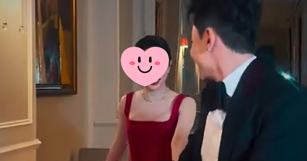 Hoa hậu Vbiz công khai người yêu kém tuổi ở sự kiện, 1 chi tiết khiến netizen kêu cưới gấp 2025 01 06 1 17361776433411620179296 195 358 565 1065 crop 1736177697334890944930png