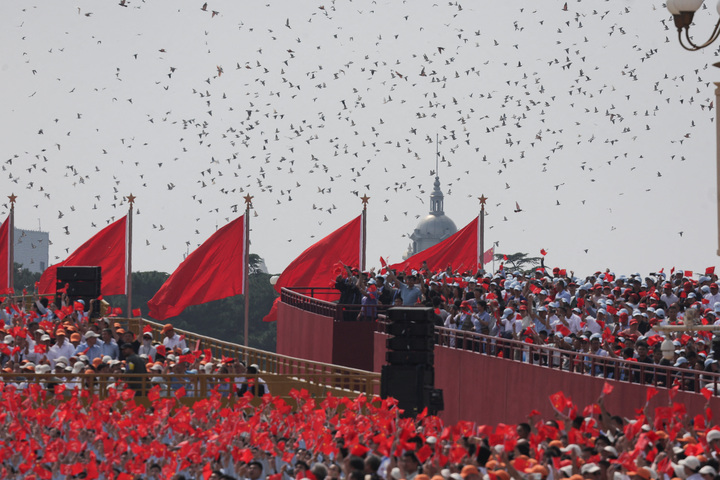 Trực tiếp: Trung Quốc duyệt binh lớn chưa từng thấy, nhiều vũ khí lần đầu xuất hiện- Ảnh 1.