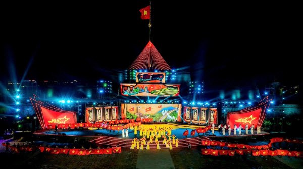 Hình ảnh trong concert Dưới cờ vinh quang