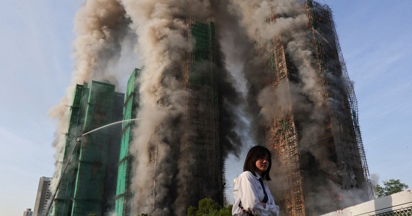 Cháy lớn khu chung cư Hong Kong, nhiều người kẹt giữa biển lửa 2025 11 26t085153z115790862rc284ianyxvkrtrmadp3hongkong fire 16151717 1764150333244 17641503335651952187474 24 0 474 720 crop 1764150345874198190663jpg