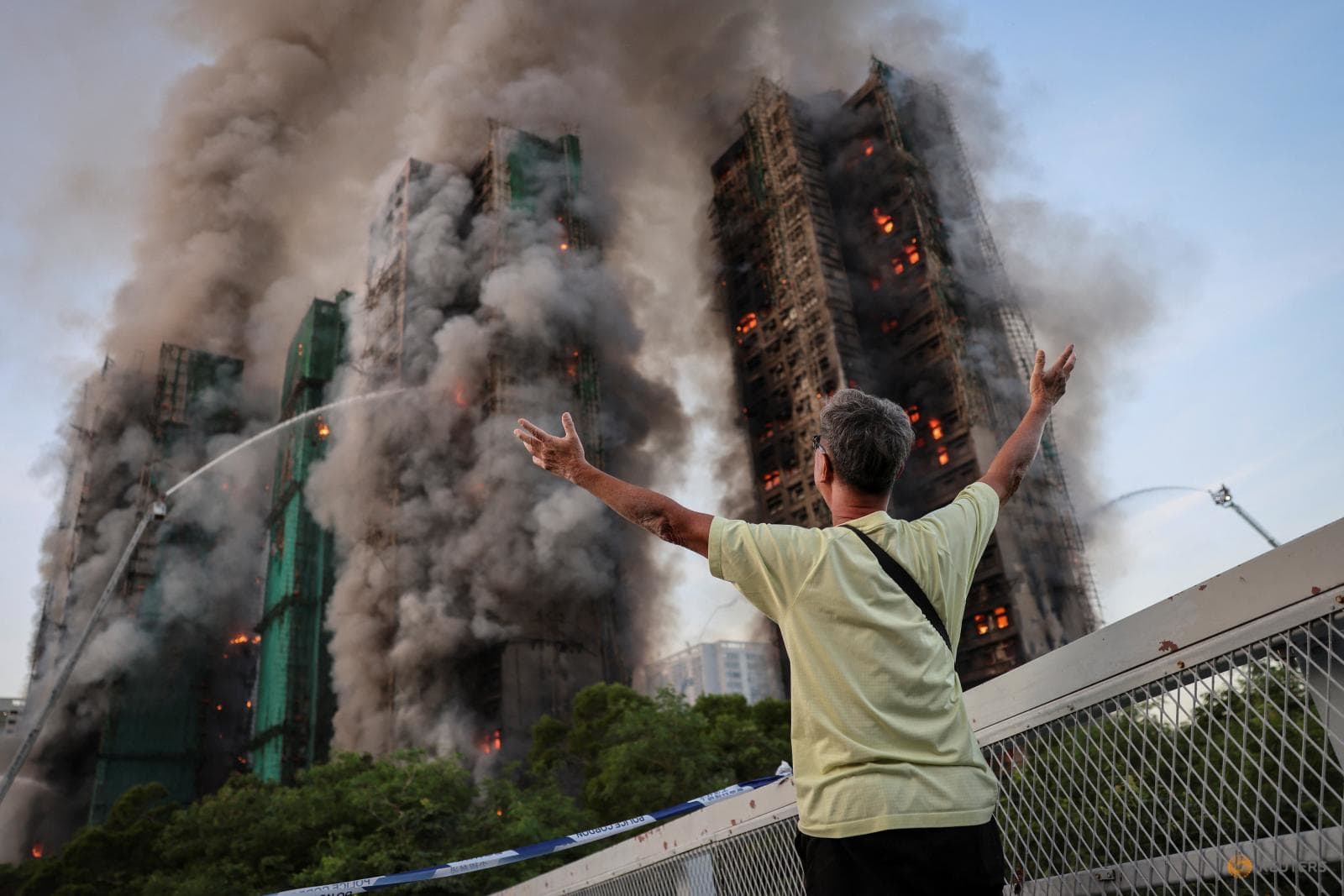 Nỗi đau phía sau bức hình ám ảnh nhất vụ thảm kịch lịch sử tại Hong Kong (Trung Quốc)- Ảnh 2.