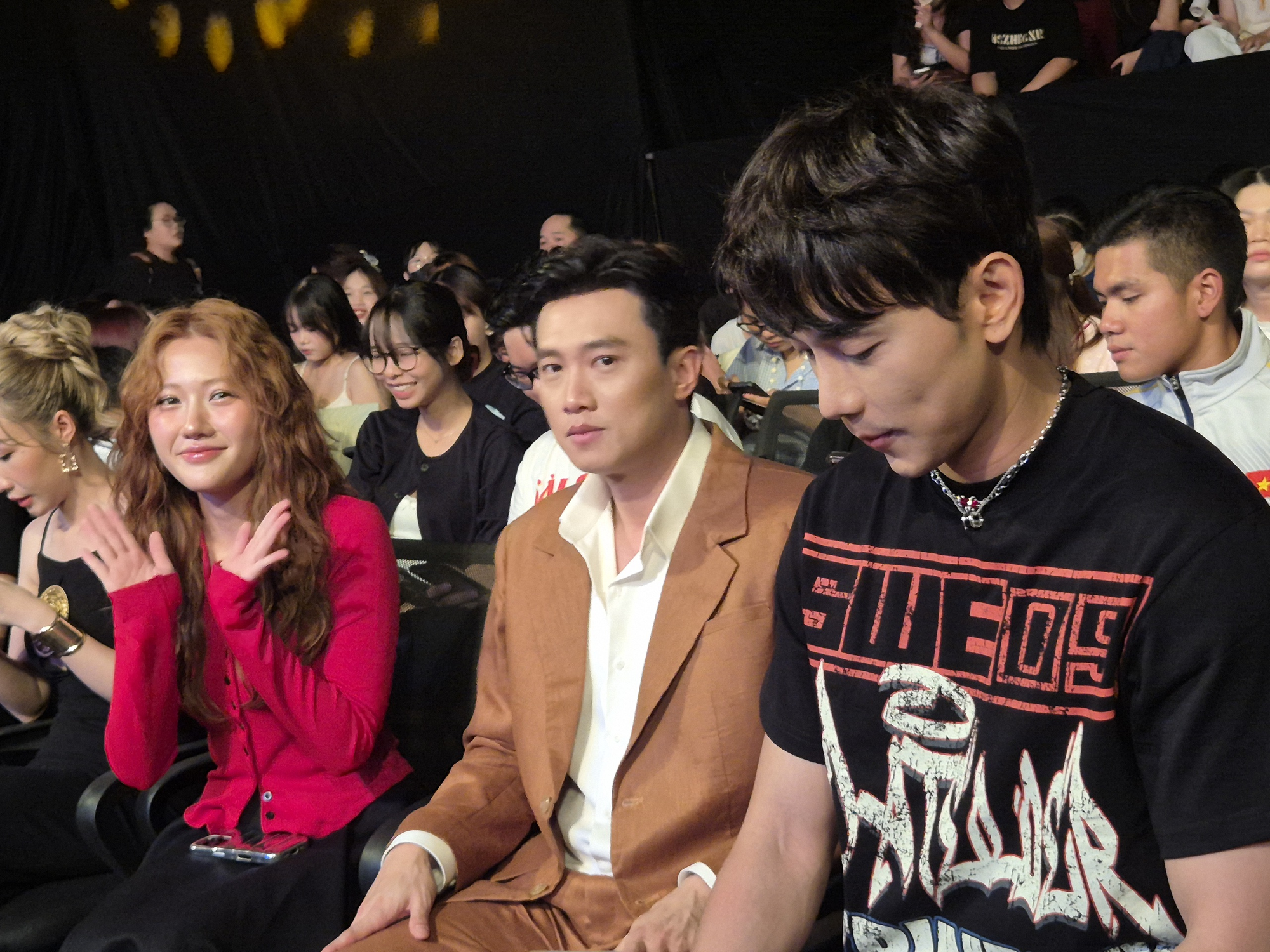 Mỹ nhân Việt đắt show nhất 2025: Nhan sắc lên hương dữ dội không hot mới lạ- Ảnh 6. Mỹ nhân Việt đắt show nhất 2025: Nhan sắc lên hương dữ dội không hot mới lạ- Ảnh 6.