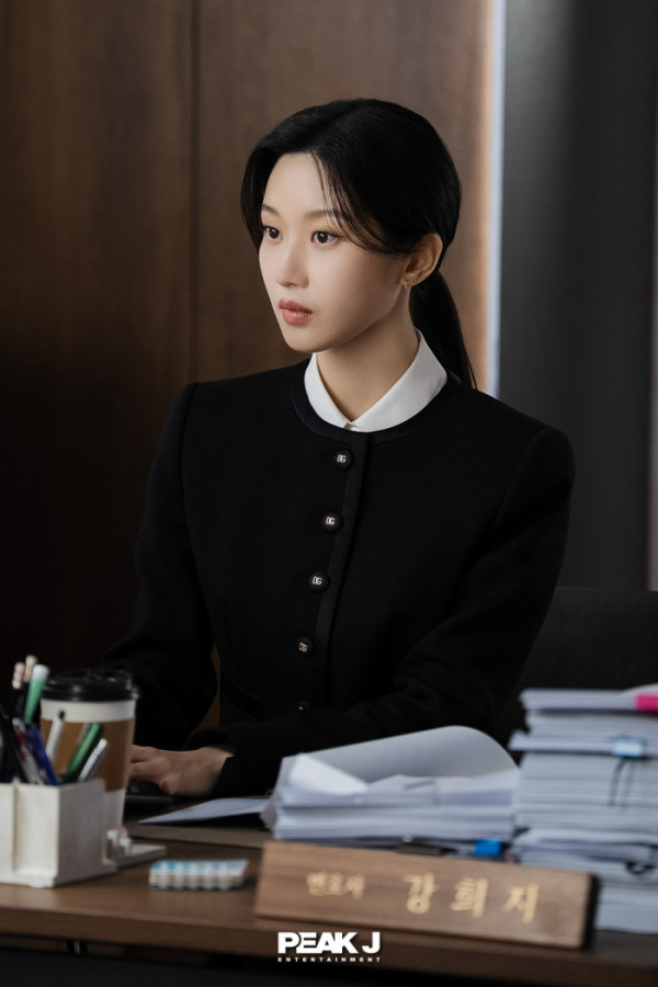 Nữ luật sư hoàn mỹ từ gương mặt tới vóc dáng, không cần lồng lộn vẫn chiếm spotlight mọi khung hình- Ảnh 9.