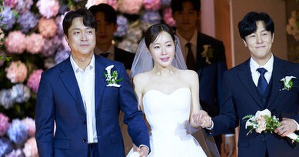 Cô dâu đẹp không tin nổi đang viral khắp Hàn Quốc: Vòng eo vô thực thấy mà ham, netizen nhìn mãi chẳng đoán ra tuổi thật 26 Cô dâu đẹp không tin nổi đang viral khắp Hàn Quốc: Vòng eo vô thực thấy mà ham, netizen nhìn mãi chẳng đoán ra tuổi thật 202507211030778761687d9eb751b17 1753074520122 1753074520632470014363 92 87 296 477 crop 1753074639254686509717jpg