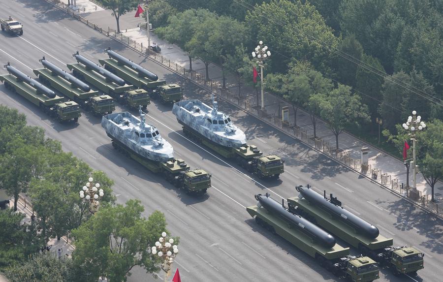 Khung cảnh duyệt binh “như phim điện ảnh” của Trung Quốc: Choáng ngợp trước quy mô lớn kỷ lục- Ảnh 11.