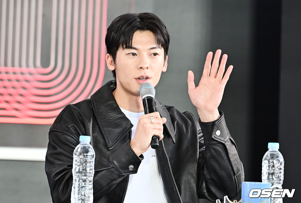 Khung hình quy tụ 2 Khung hình quy tụ 2