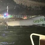Máy bay trượt khỏi đường băng lao xuống biển ở Hong Kong 20251019cargoplaneaccidenthongko 06324468 1760920674323 17609206746241659444044 0 0 432 691 crop 1760920696808516117278jpg