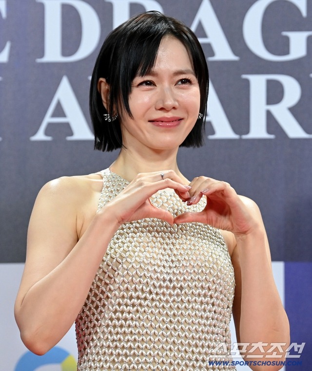 Không chịu nổi vợ chồng Hyun Bin - Son Ye Jin được nữa rồi!- Ảnh 8.