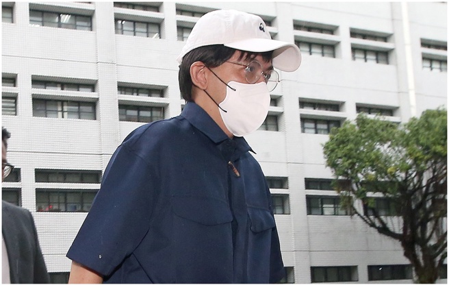 MC quốc dân tàng trữ hàng ngàn clip và ảnh khiêu dâm trẻ em, nhận bản án gây phẫn nộ- Ảnh 2. MC quốc dân tàng trữ hàng ngàn clip và ảnh khiêu dâm trẻ em, nhận bản án gây phẫn nộ- Ảnh 2.