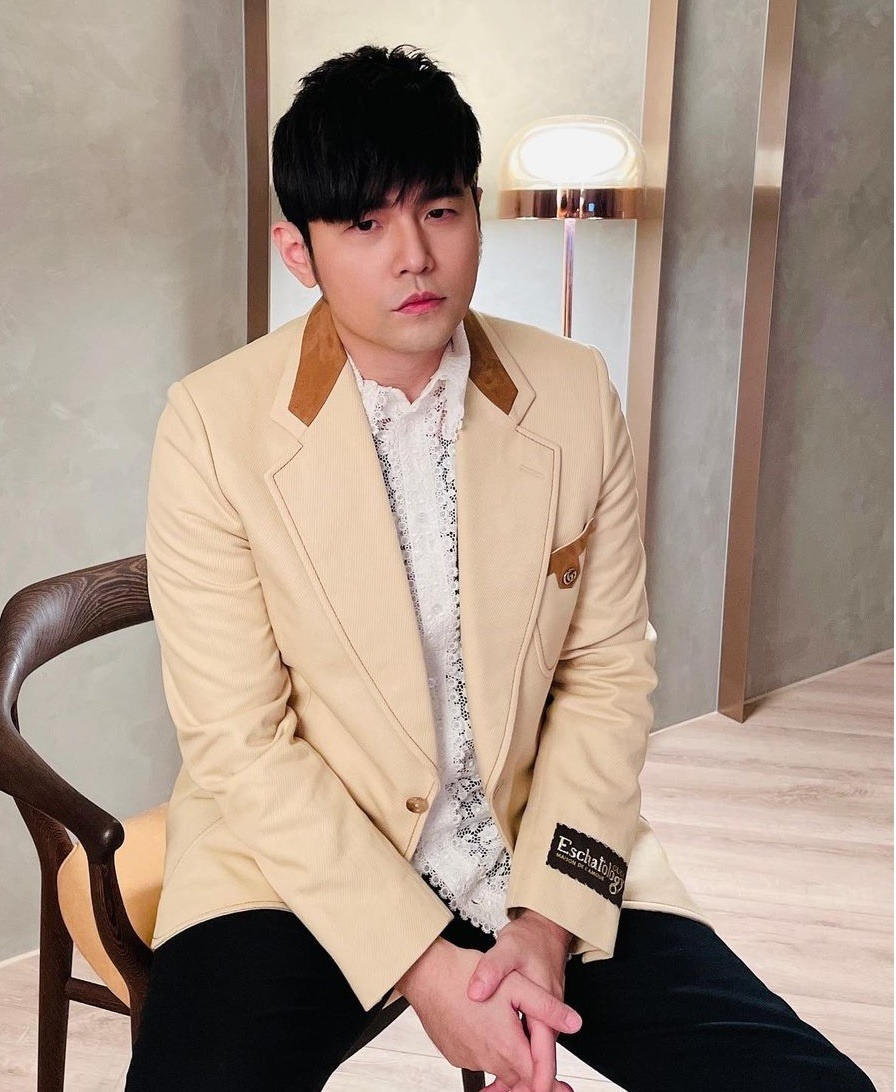 Sao nam dính thị phi trong vụ Hồng Tỷ: Bị tung ảnh mở tiệc