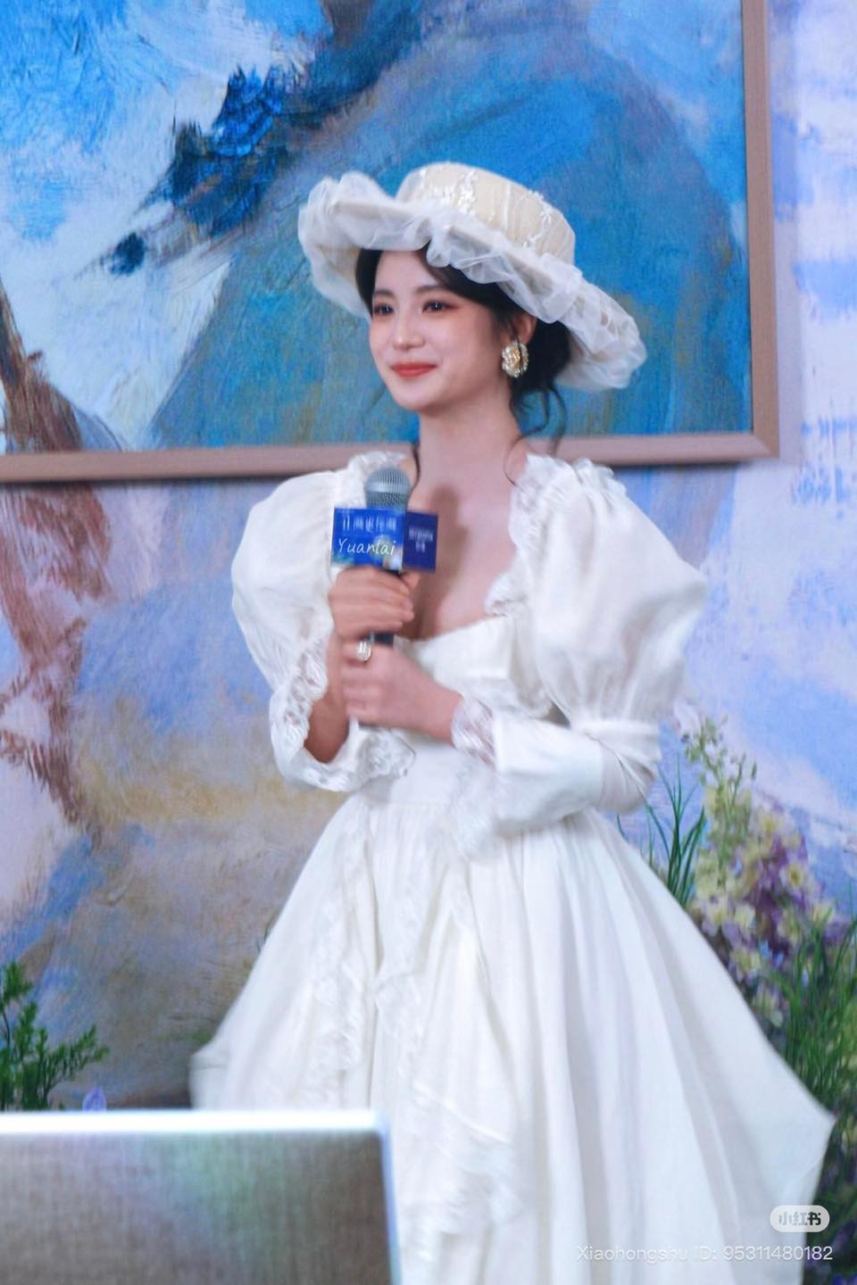 Mỗi lần xuất hiện mỹ nhân này lại mang đến 1 cú sốc visual: Sắc đẹp như báu vật vô giá, đập tan mọi chuẩn mực- Ảnh 3.