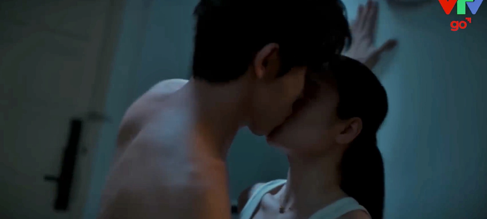 Không thể mê nổi cảnh nóng của Denis Đặng- Ảnh 3.