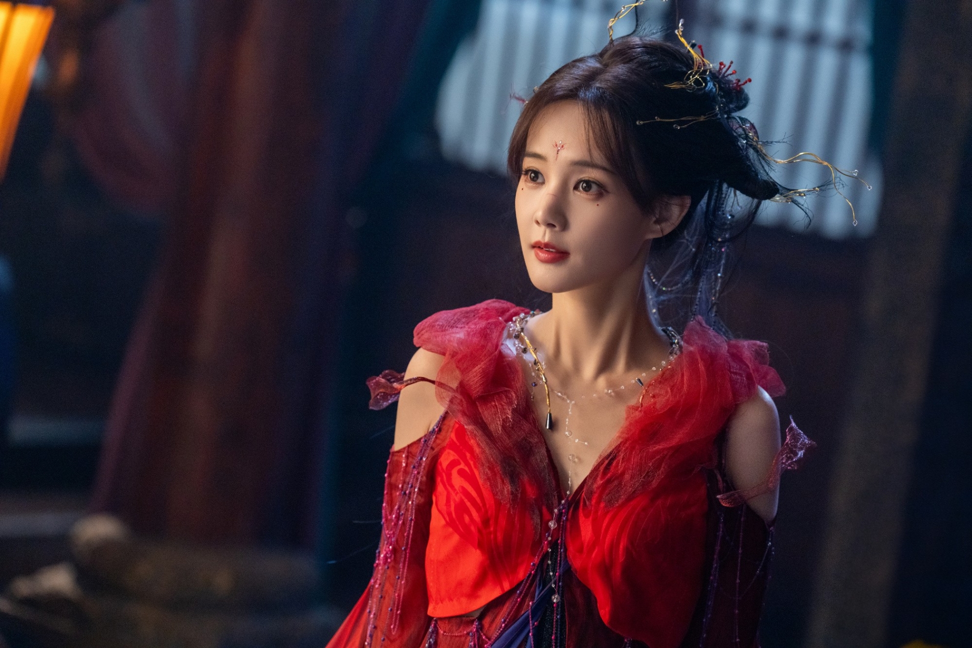 Phim Trung Quốc là cú sốc lớn nhất tháng 10: Chiếu 1 ngày lập tận 2 kỷ lục, ngắm nam chính như dát vàng lên mắt- Ảnh 5.