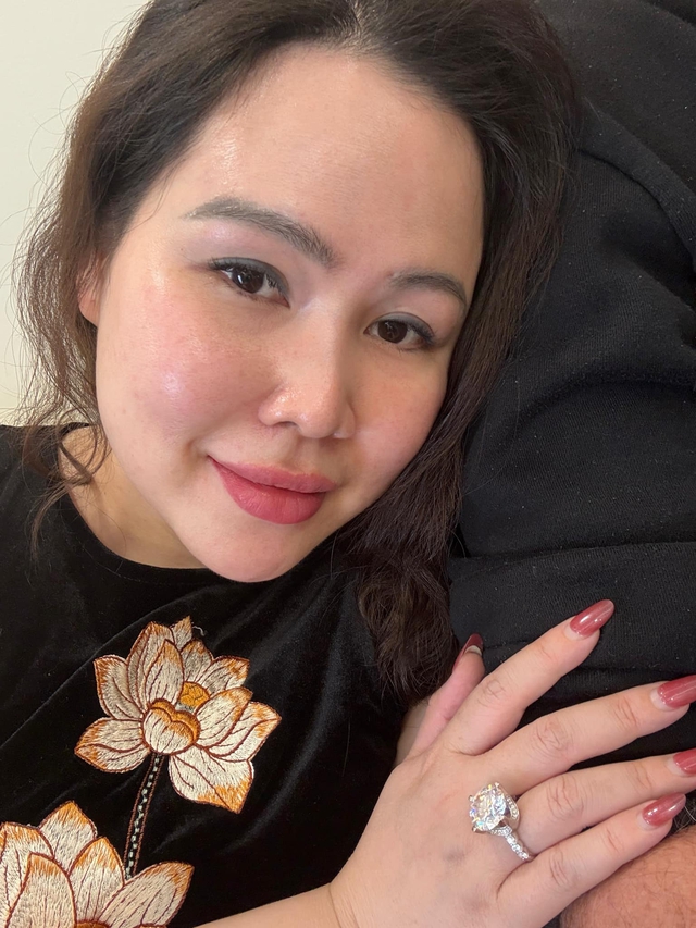 "Nữ diễn viên lùn nhất Việt Nam" bị tố đeo nhẫn kim cương giả 219041 17536632193501332548386 1755161557528 17551615577442014350082 1755169168247 17551691684451366612293 1760291231891362452362 1760317117708 1760317117895368959231