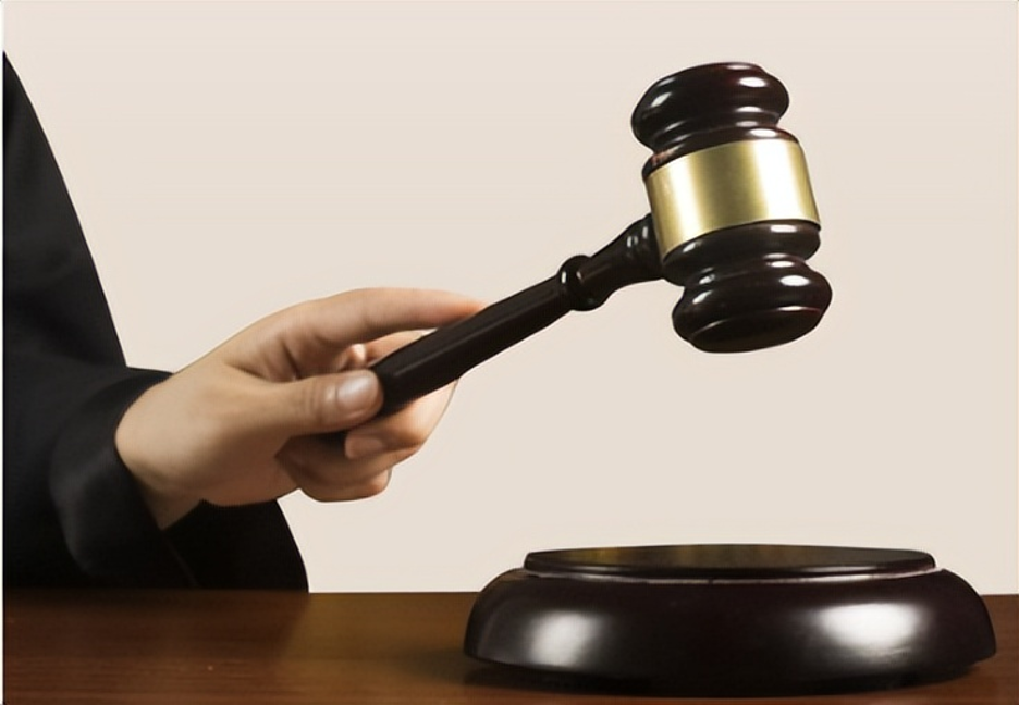 Mẹ 93 tuổi qua đời để lại 900 triệu đồng, em trai kiện anh đòi thừa kế 1/2 tài sản nhưng tòa tuyên bố: ‘‘Anh không được đồng nào”- Ảnh 2. Mẹ 93 tuổi qua đời để lại 900 triệu đồng, em trai kiện anh đòi thừa kế 1/2 tài sản nhưng tòa tuyên bố: ‘‘Anh không được đồng nào”- Ảnh 2.