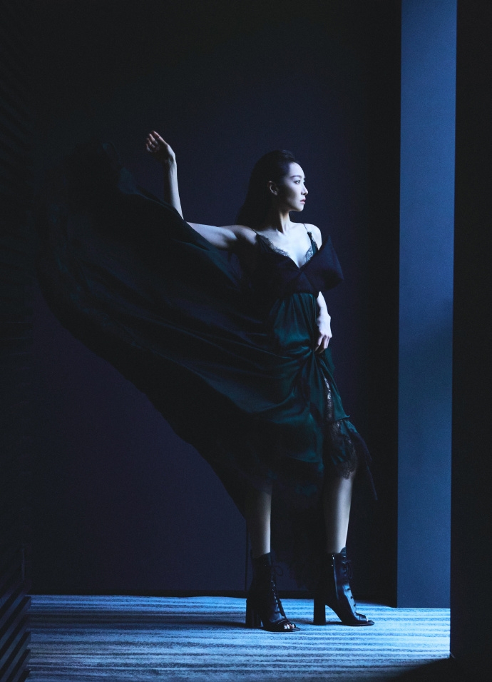 Mỹ nhân hạng A là nghịch lý visual của showbiz: Lên phim vừa đơ vừa lố, ngoài đời slay điên đảo thách ai dám chê- Ảnh 8.