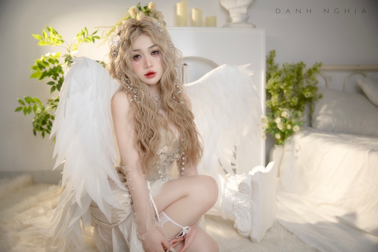 Xứng danh "top 1 server" Trần Hà Linh hóa "thiên thần" trong bộ ảnh chào năm mới 2301 thl 3