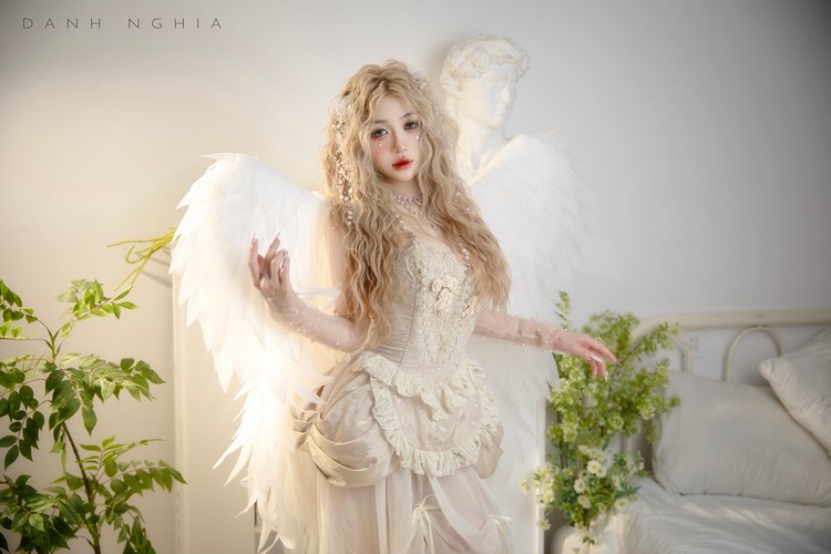 Xứng danh "top 1 server" Trần Hà Linh hóa "thiên thần" trong bộ ảnh chào năm mới 2301 thl 5