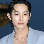 Mỹ nam đẹp đến mức bị kêu gọi cấm sóng, đổi đời nhờ yêu tiểu tam bị cả nước ghét bỏ 2331401280w 1746436486798 17464364870641021359136 136 0 806 1280 crop 17464366389131792897088png